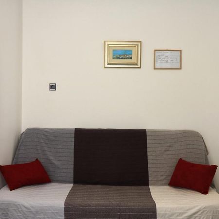 Apartmani Mikin Betina  Buitenkant foto