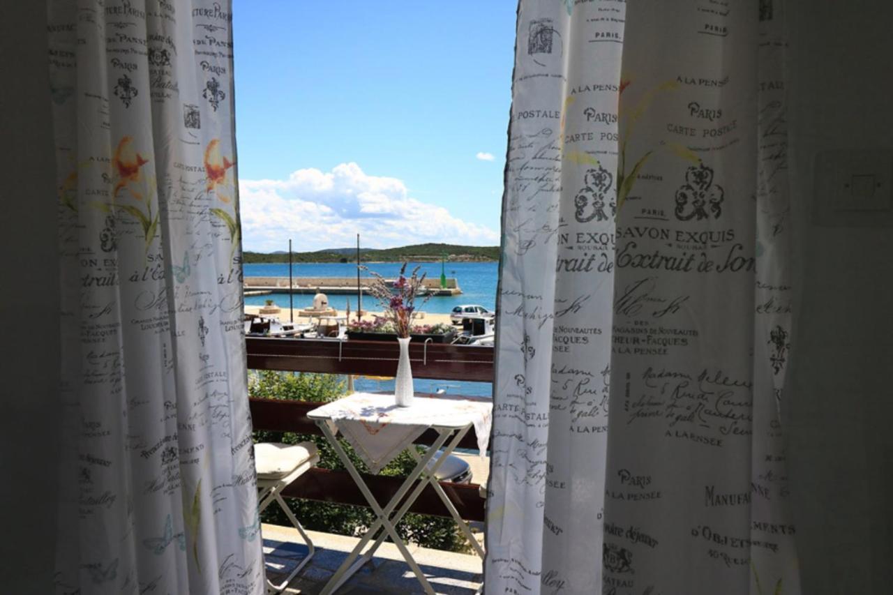 Apartmani Mikin Betina  Buitenkant foto