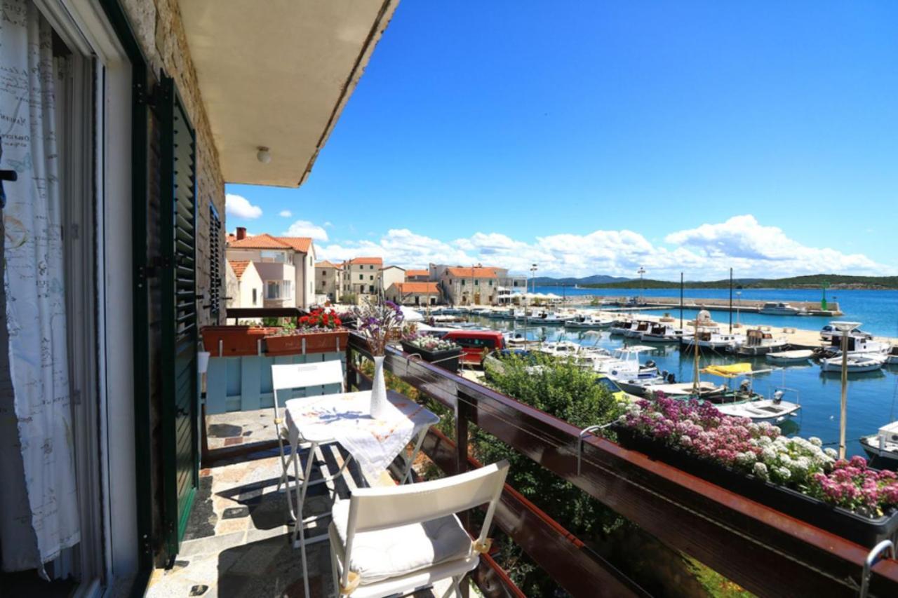 Apartmani Mikin Betina  Buitenkant foto
