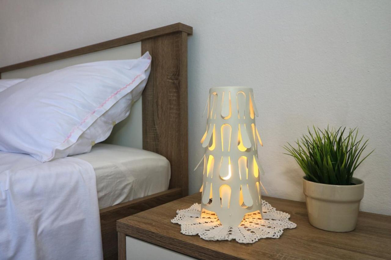 Apartmani Mikin Betina  Buitenkant foto