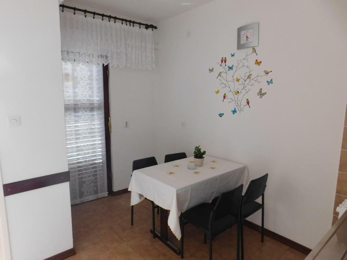 Apartmani Mikin Betina  Buitenkant foto