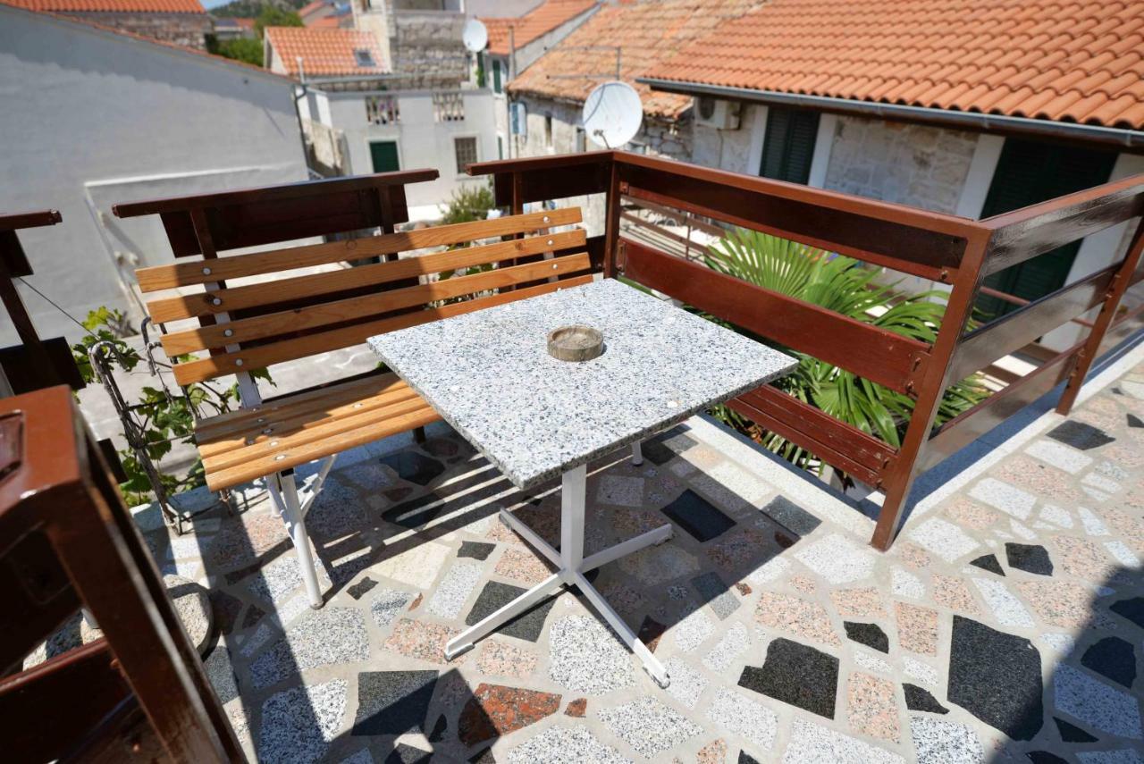 Apartmani Mikin Betina  Buitenkant foto