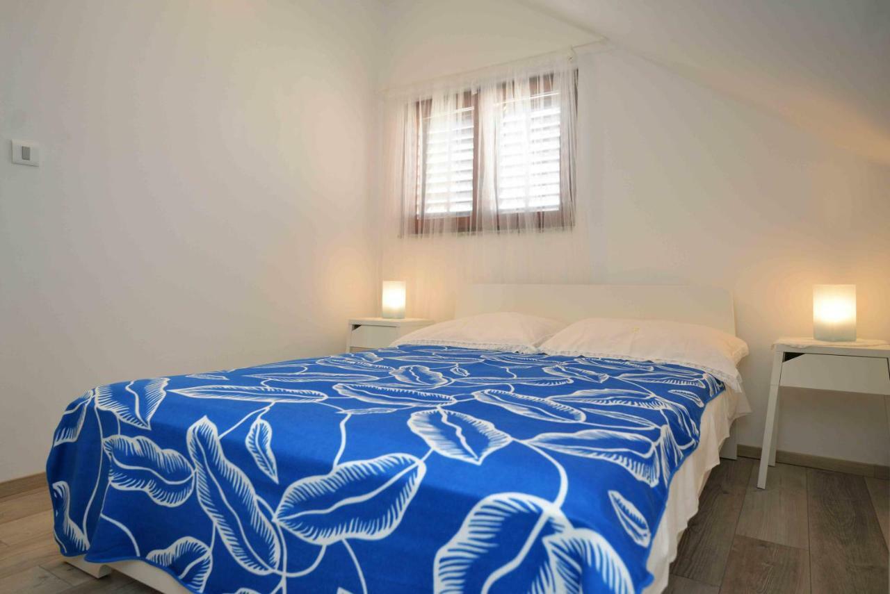 Apartmani Mikin Betina  Buitenkant foto